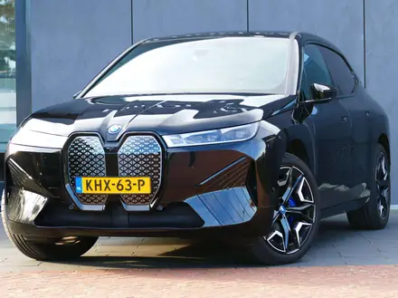 BMW iX