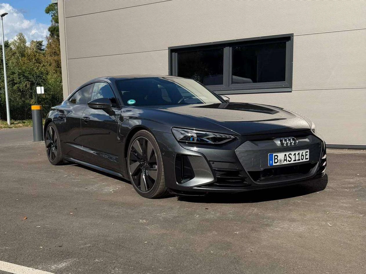 Audi e-tron GT undefined