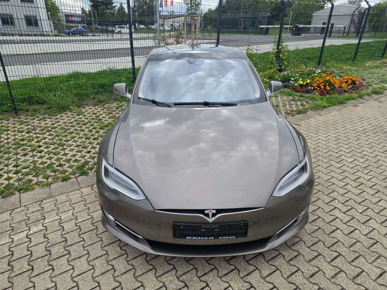 Tesla Model S undefined