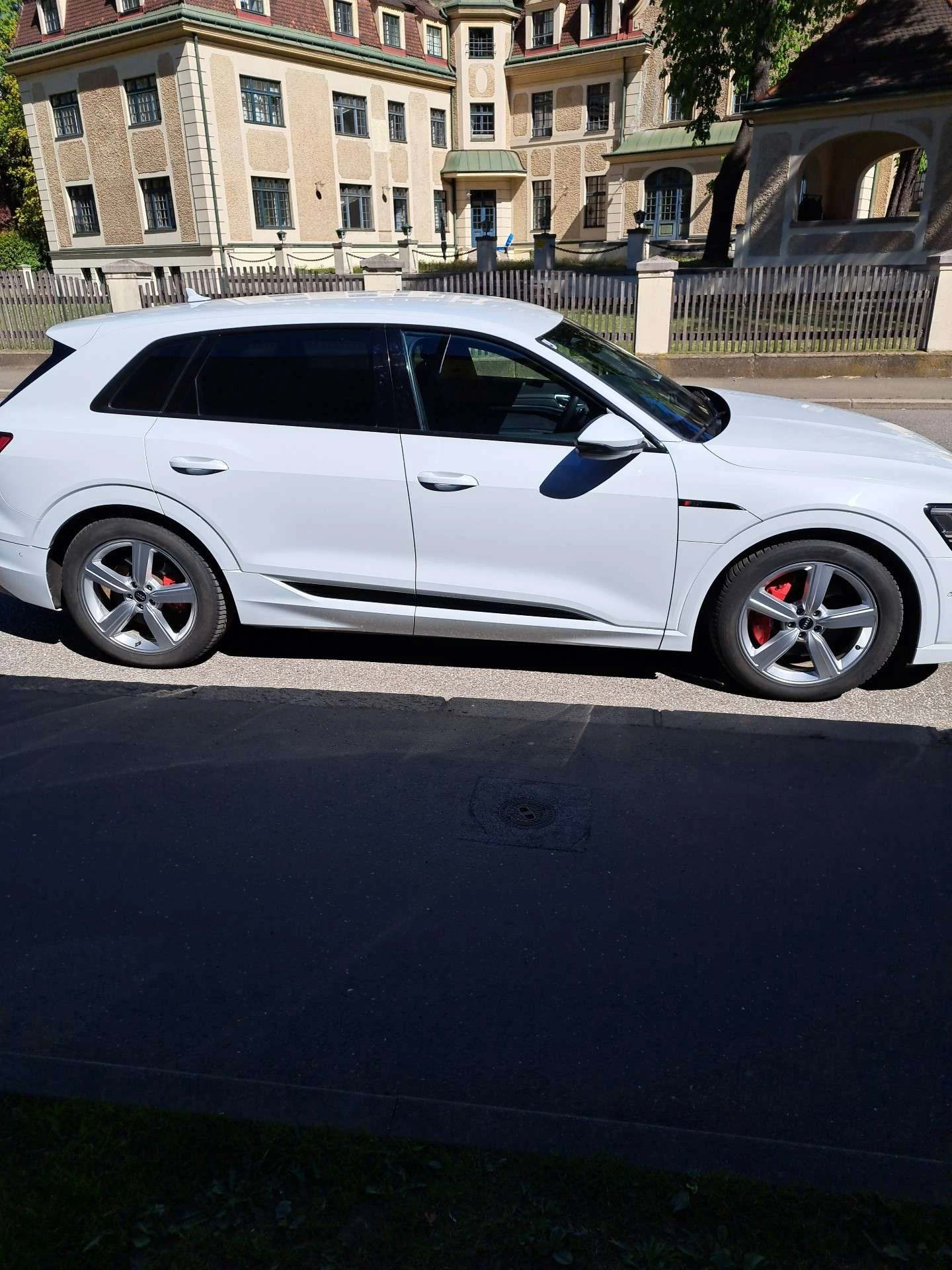 Audi e-tron