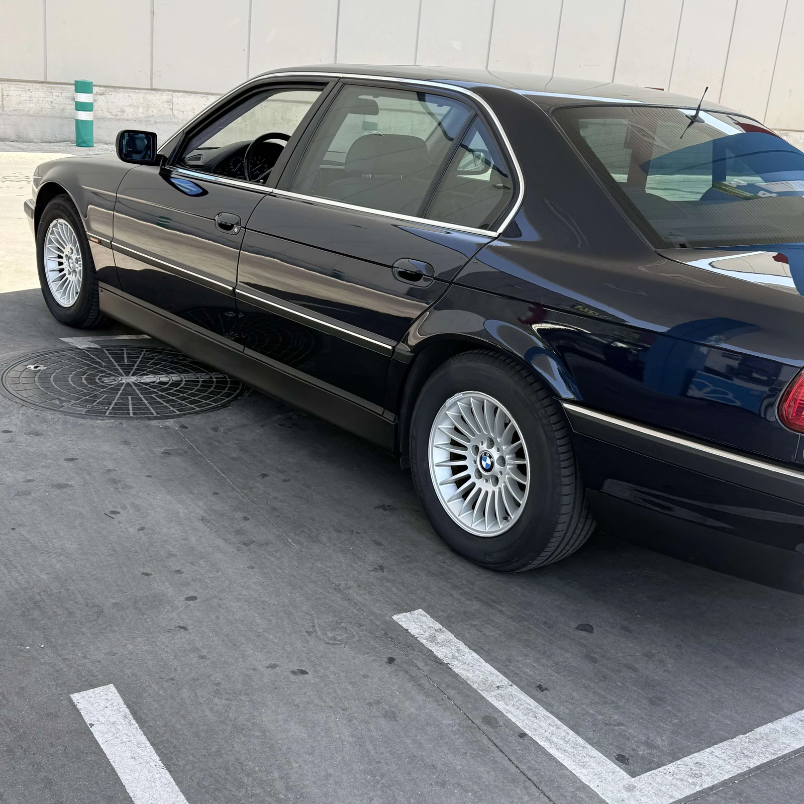 BMW 750
