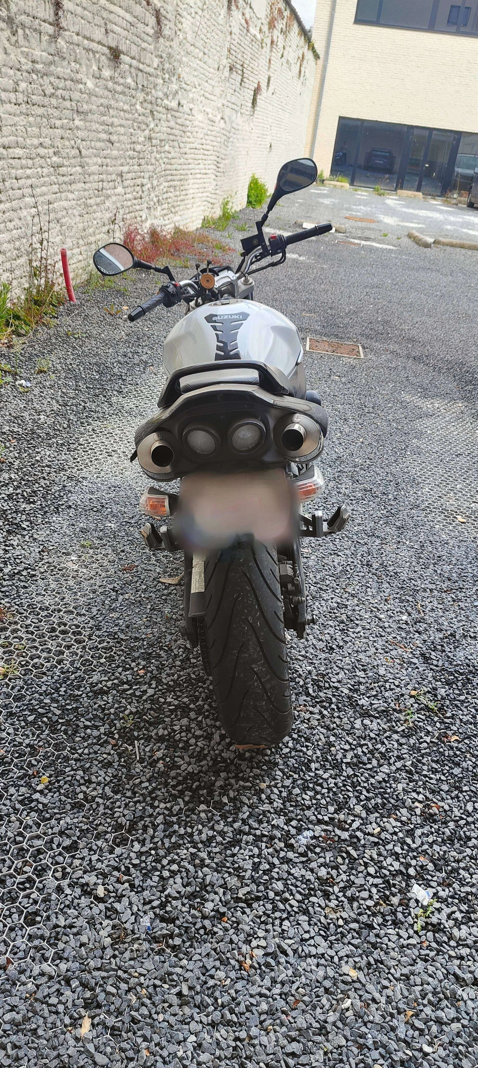 Suzuki GSR 600