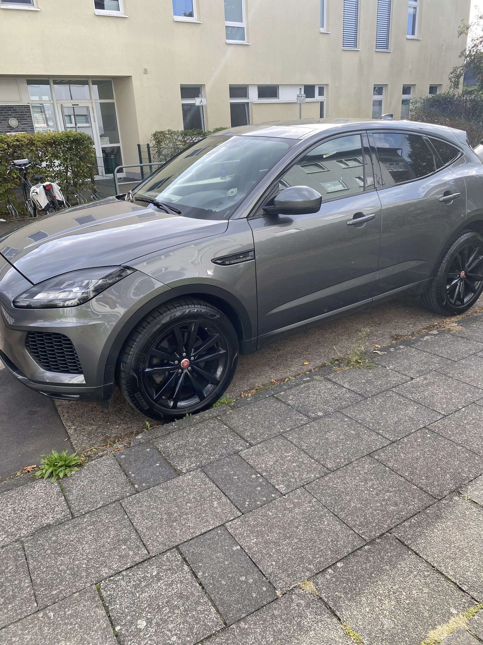 Jaguar E-Pace undefined