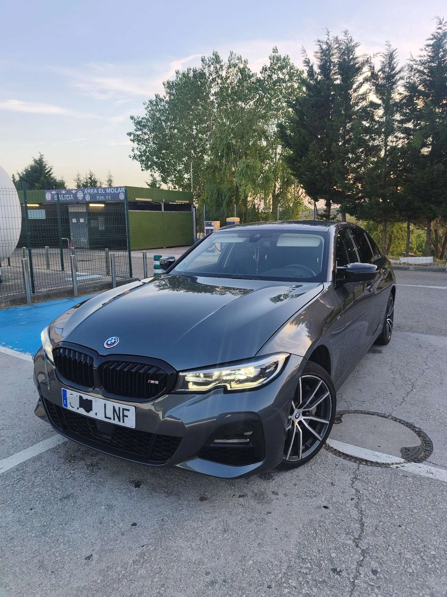 BMW 330
