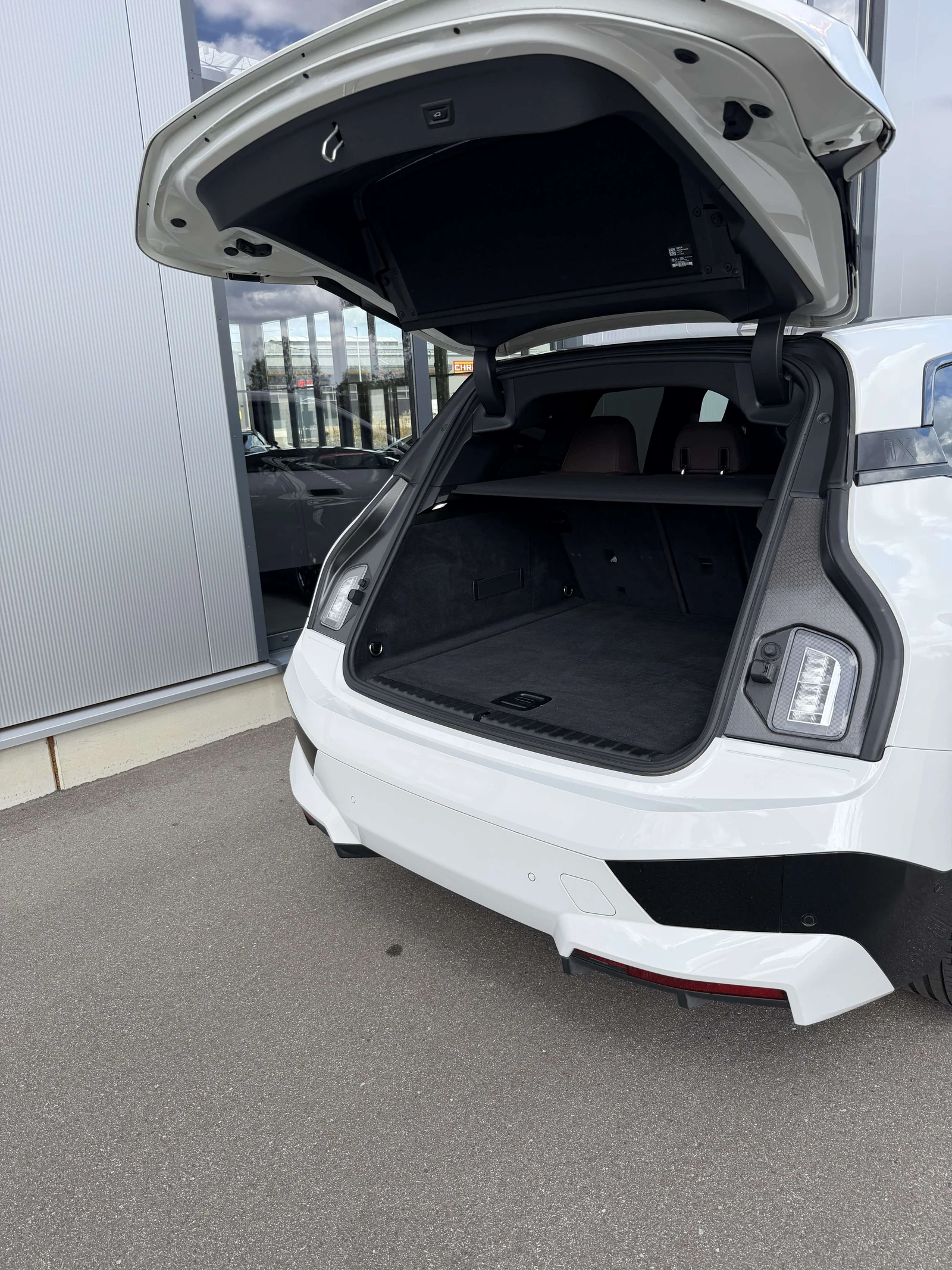 BMW iX undefined