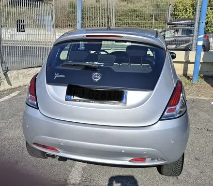 Lancia Ypsilon