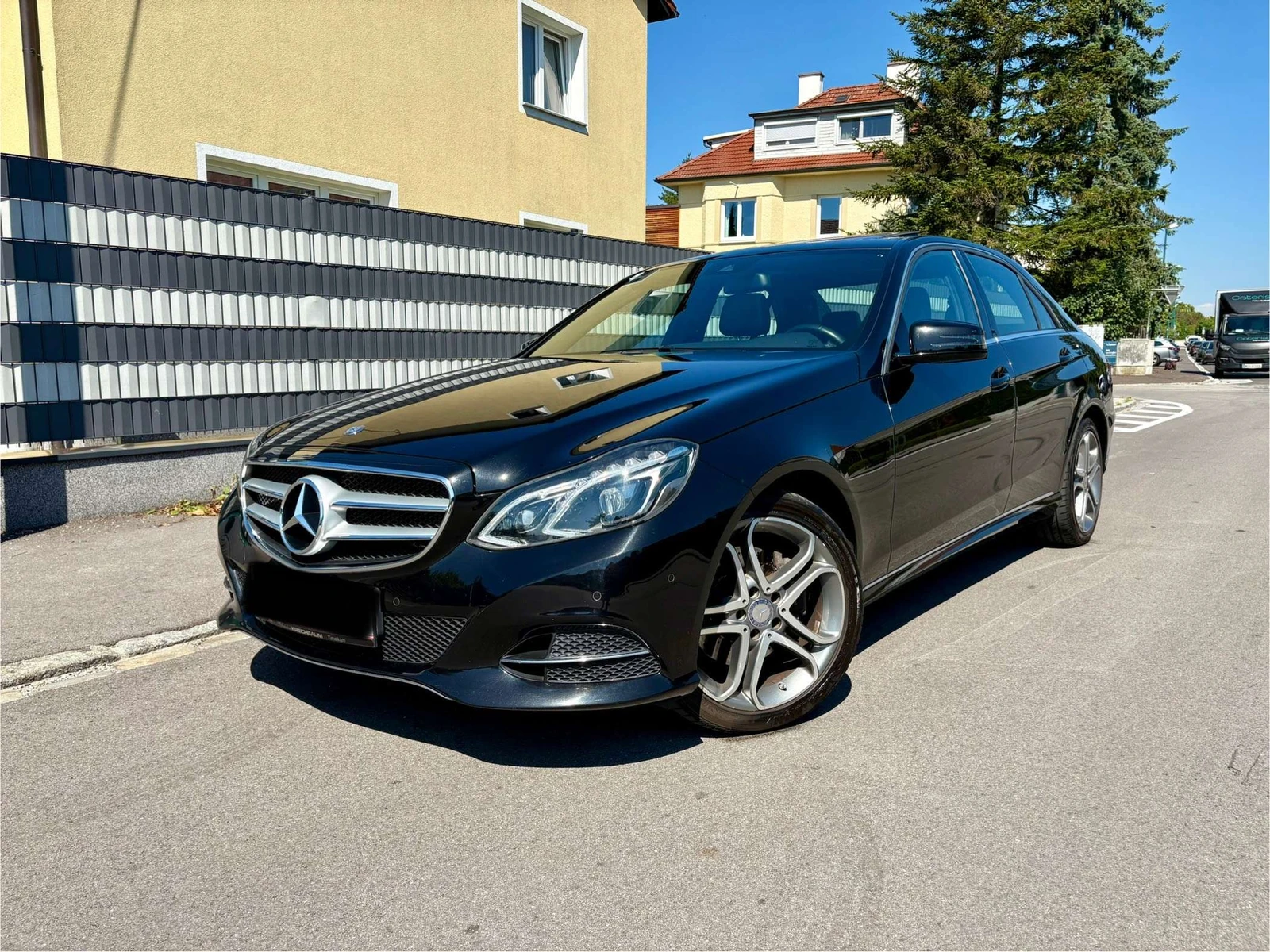 Mercedes-Benz E 200