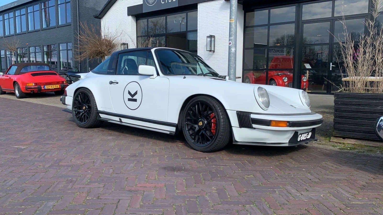 Porsche 911